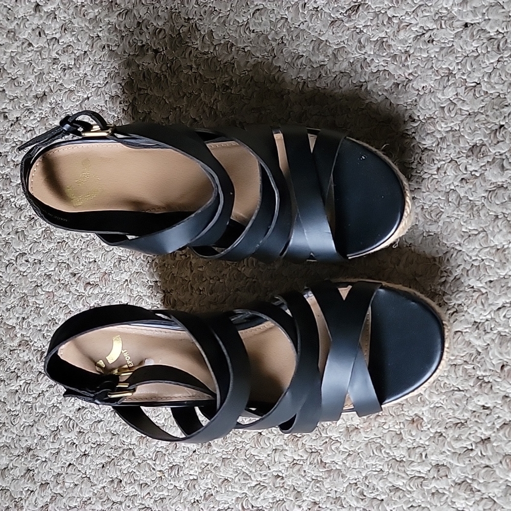 Women's wedge sandals